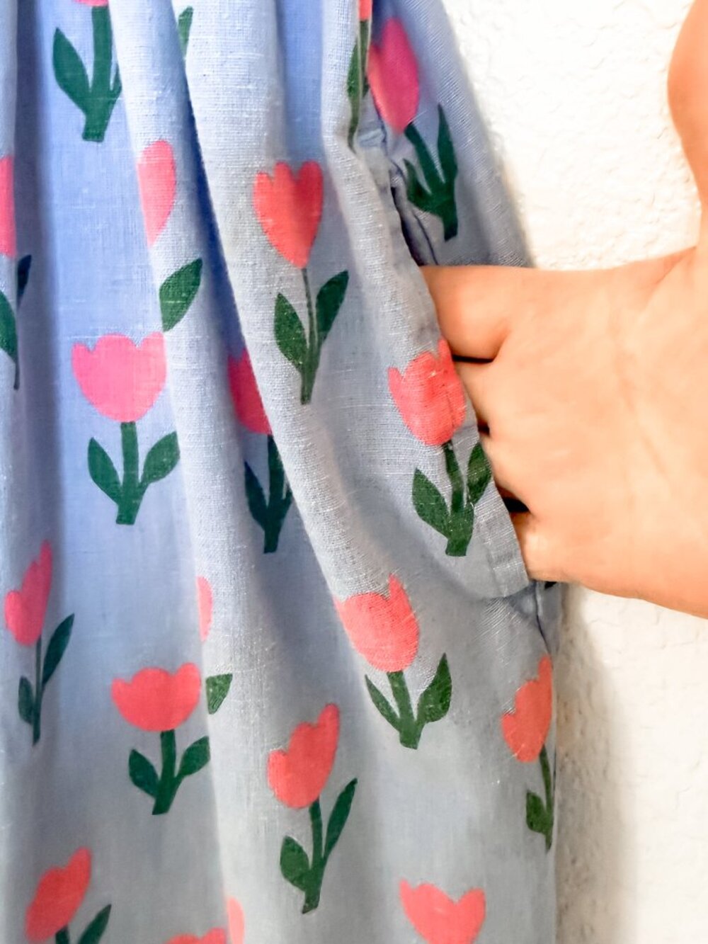 Hanna Anderson Linen Midi Dress Size 120cm/6-7 Blue & Pink Tulip Print Pockets - Picture 3 of 9